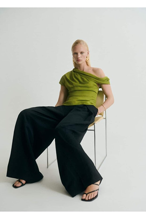 Satinbluse mit asymmetrischem Ausschnitt - 6