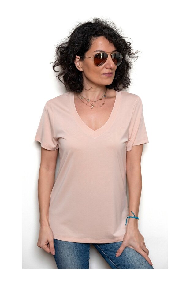 Women's V-Neck Short Sleeve Relaxed Fit T-Shirt