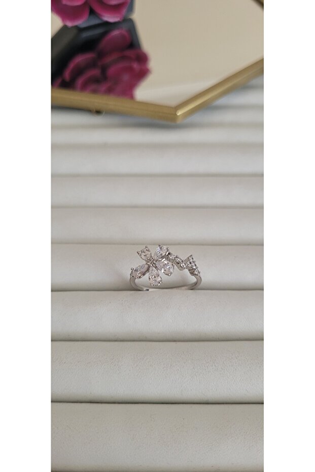 خاتم بنمط زهرة مرصع بالأحجار - 1