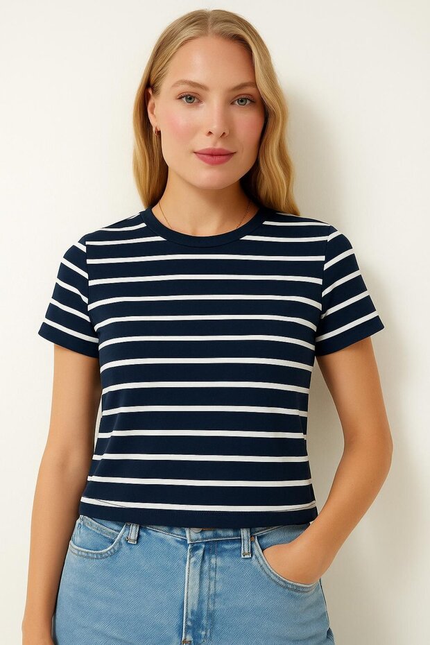 Bisiklet Yaka Çizgili Basic T-shirt - 4