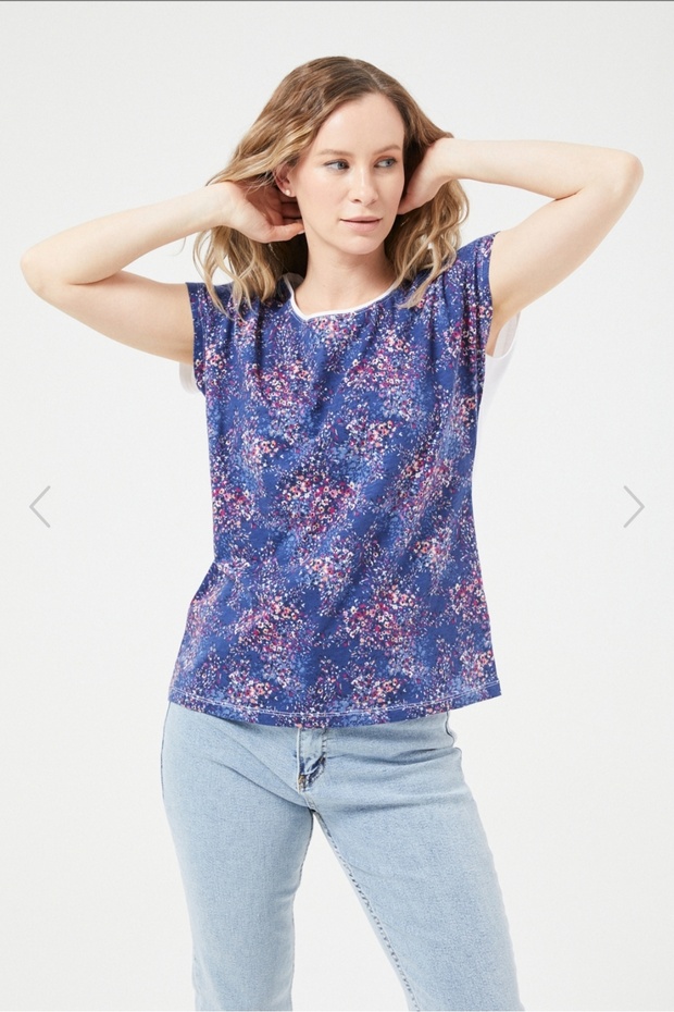 Çiçek Desenli Tişört - 3