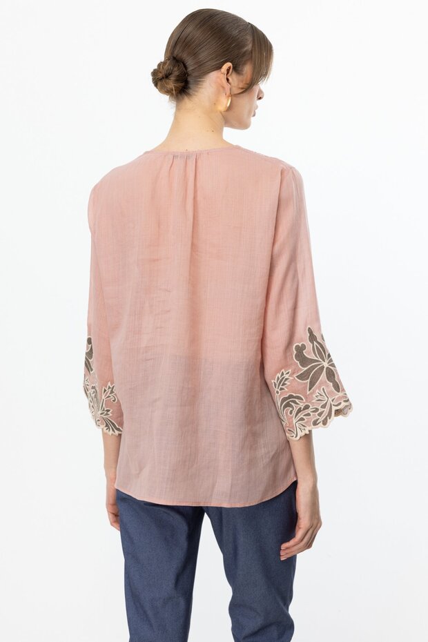 Önü İşlemeli Keten Bluz - 3