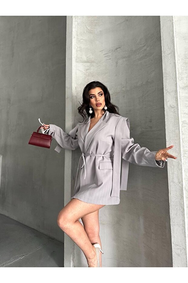 سترة بليزر كبيرة الحجم مربوطة - 5