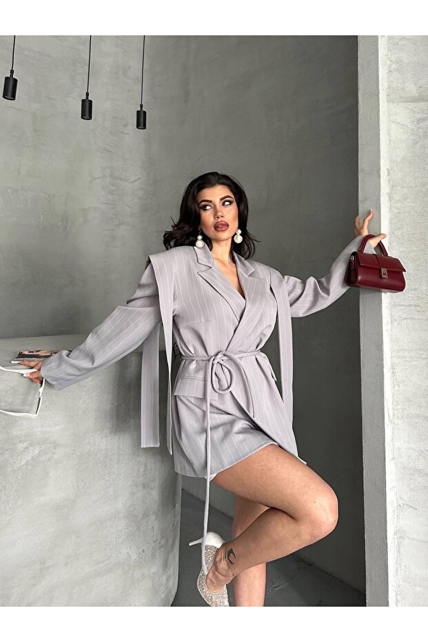 سترة بليزر كبيرة الحجم مربوطة - 4