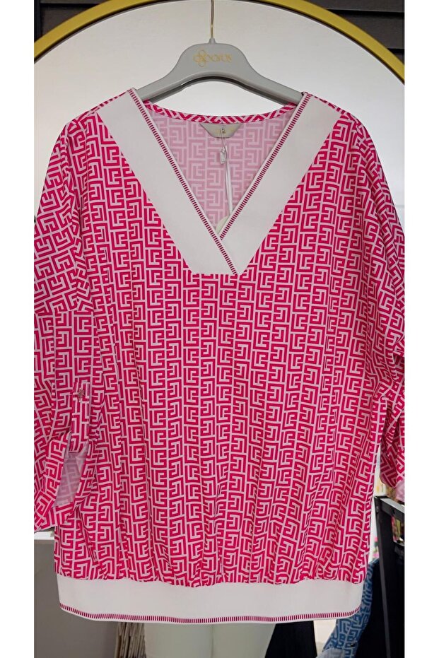 بلوزة منقوشة برقبة على شكل حرف V-42 - وردي - 3