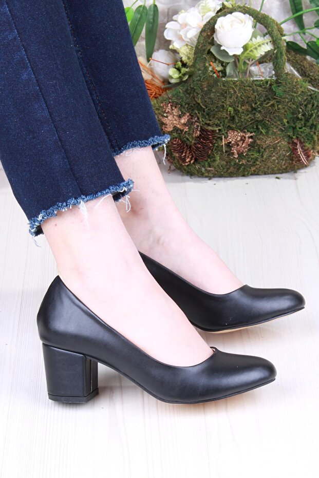 35809 Plain Simple Comfortable Stylish Round Toe Thick Heeled Women's Shoes