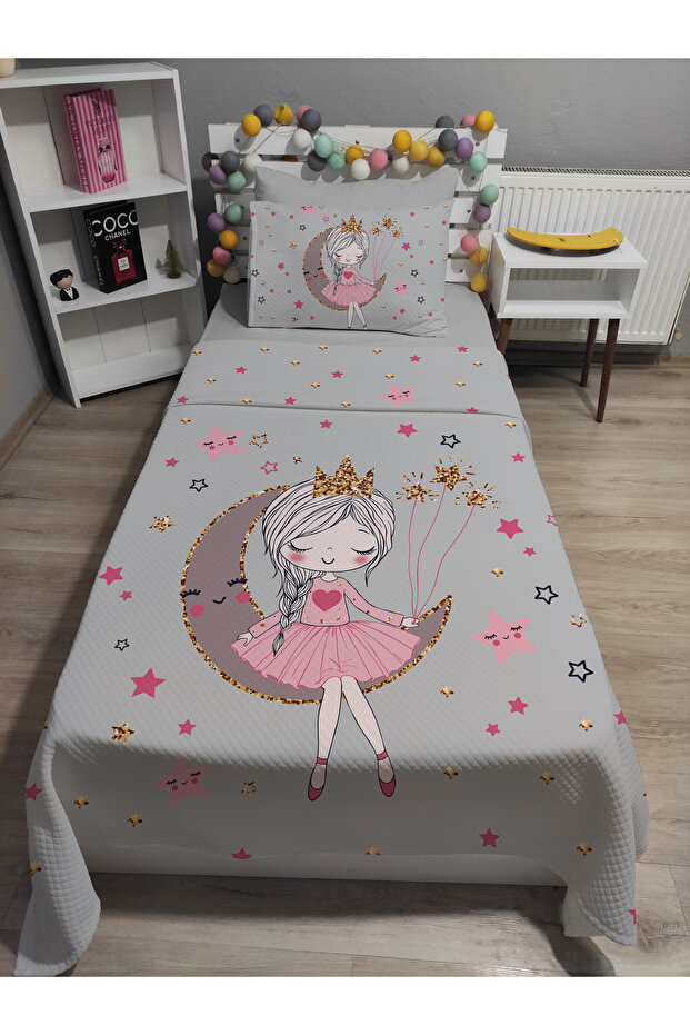 4 Piece Girl Sitting on the Moon Patterned Single Pi̇ke Bedspread Set with Elastic Sheets - 2