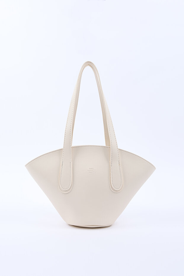 Cream Shk124 Faux Leather, Lined, Zippered, Single Compartment Hand, Arm and Shoulder Bag