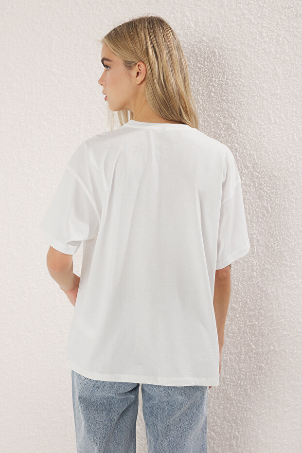 Ekru %100 Pamuk Oversize/Geniş Kalıp Cocktail Baskılı Örme T-Shirt TWOSS25TS00202 - 4