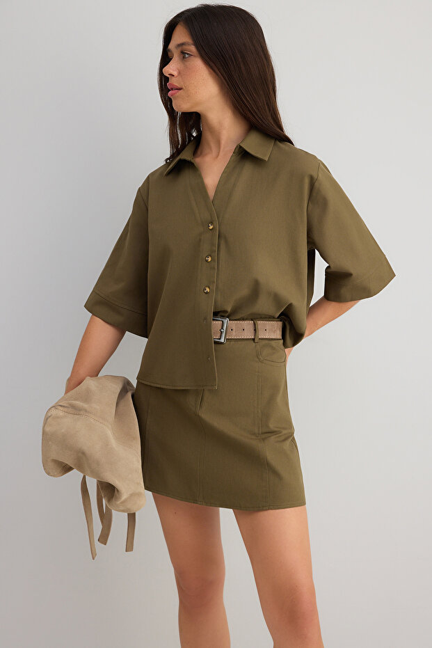 Haki İnce Gabardin Boxy Pamuklu Gömlek TWOSS25GO00159 - 1