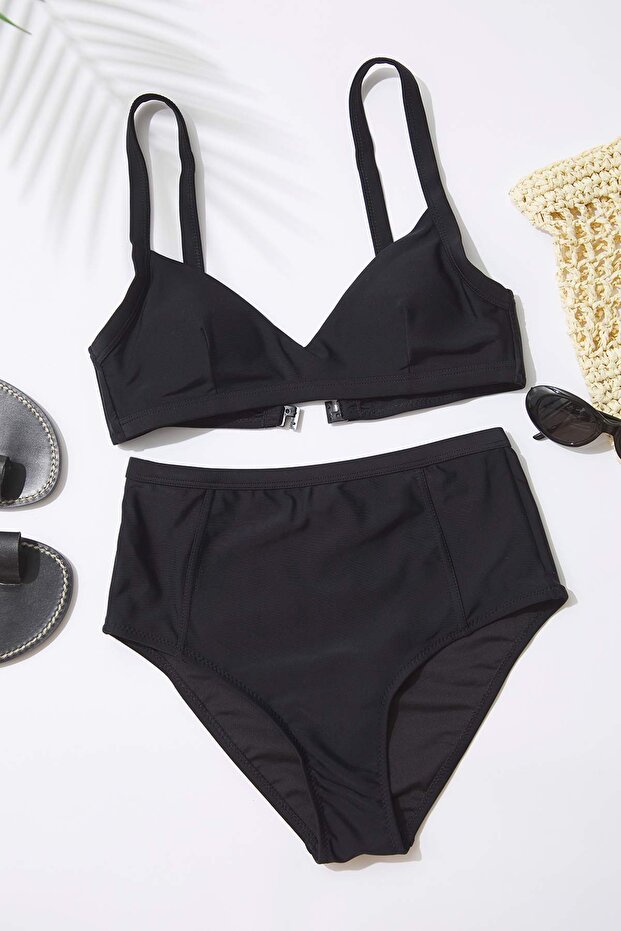 Siyah Bralette Kaplı Bikini Üstü TBESS25BU00020 - 1