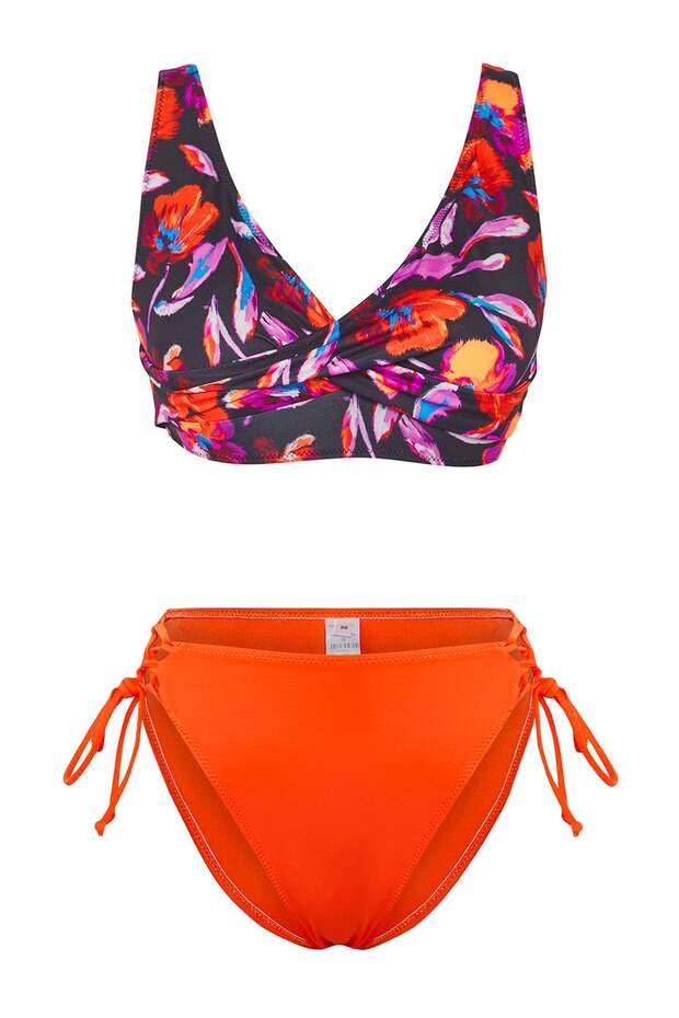 Çiçek Desenli Biyeli Bralette Kaplı Regular Yüksek Bel Bikini Takımı TBESS25BT00177 - 5