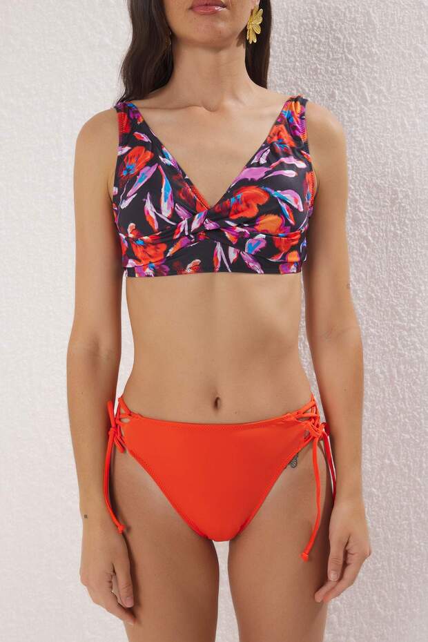 Çiçek Desenli Biyeli Bralette Kaplı Regular Yüksek Bel Bikini Takımı TBESS25BT00177 - 3