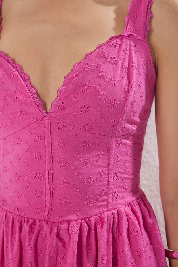 Pembe Düz Midi Brode Dokuma Elbise TWOSS25EL00852 - 3