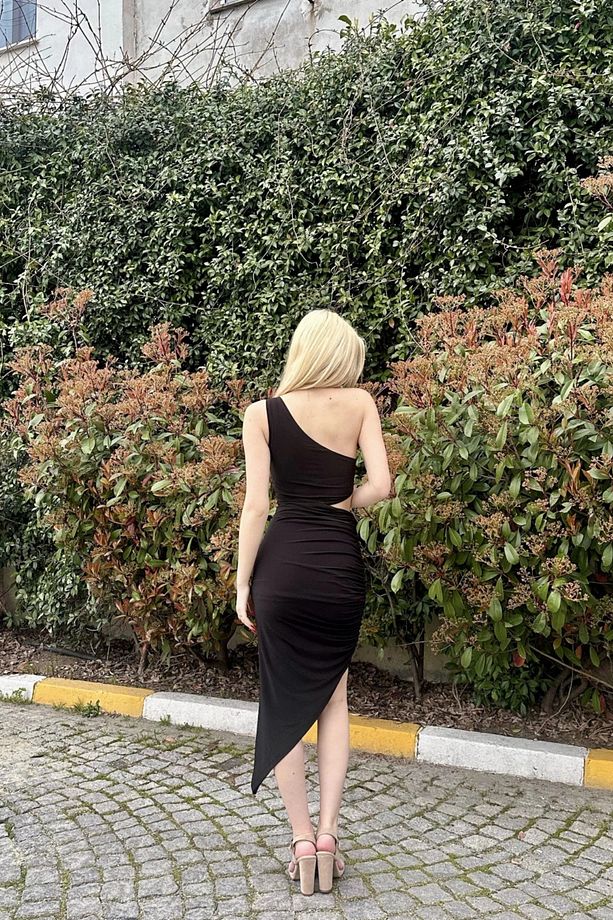 Tek Omuz Aksesuarlı Bel Dekolte Midi Elbise - 4