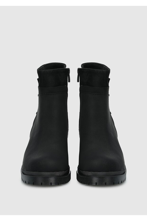 Siyah Kadın Bot - 3