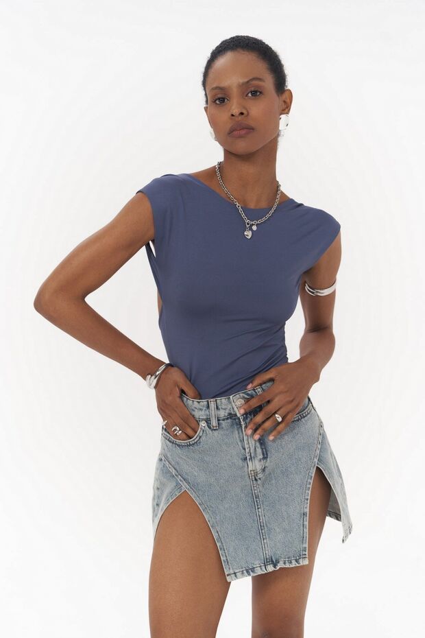 Nives Backless Indigo Crop