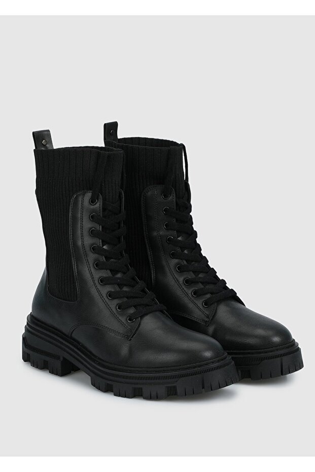 Siyah Kadın Bot - 2