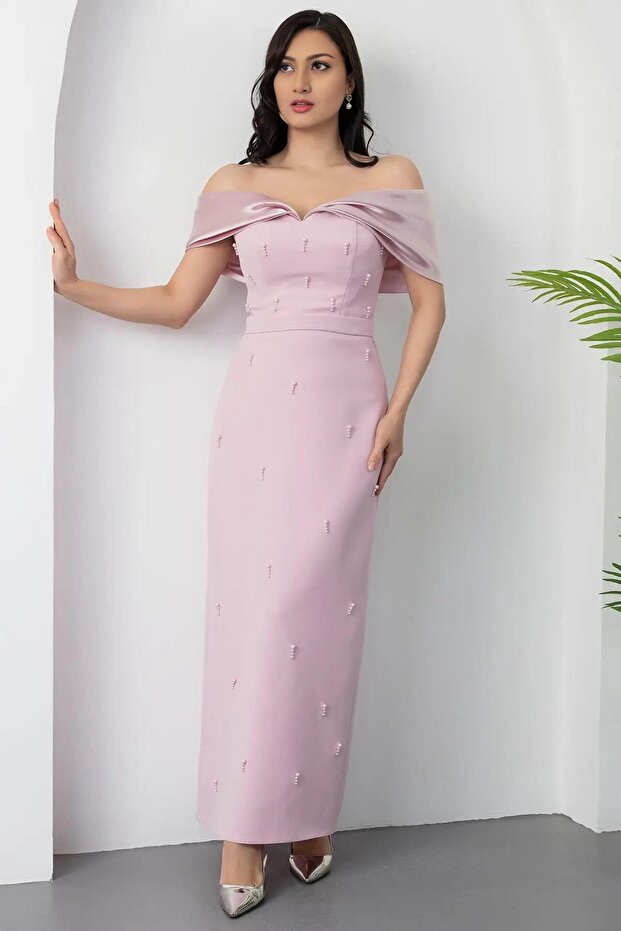 Luxus púderrózsaszín estélyi ruha – kövekkel hímzett vállú, mélyen dekoltált ceruzaruha különleges alkalmakra, elegancia 405 - 4