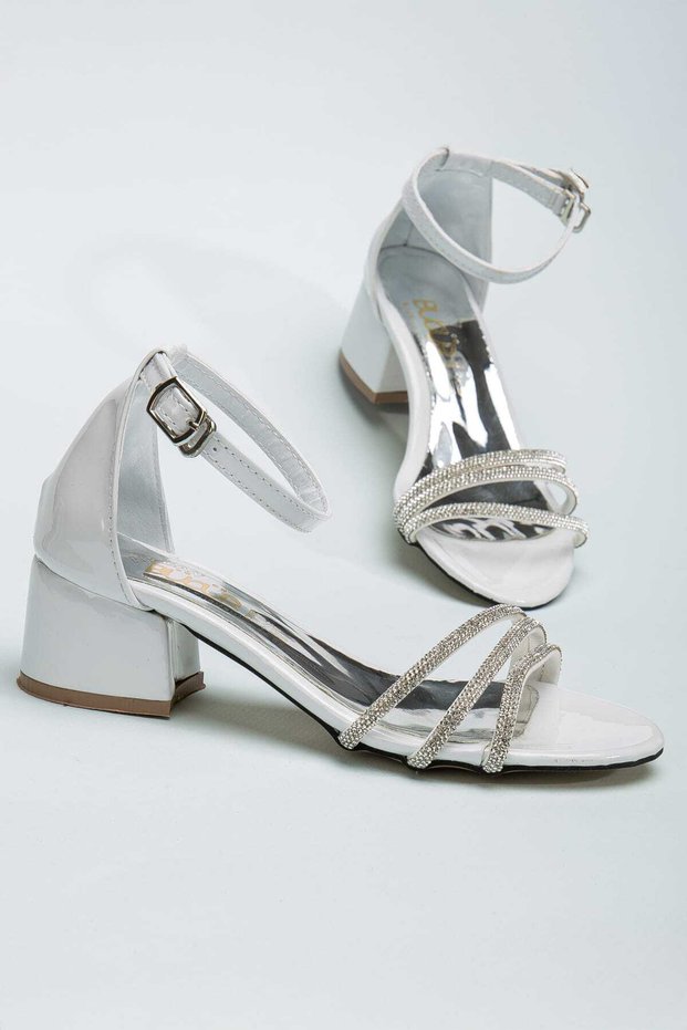 Girl's White 3 Stone Buckle Detailed Casual Shoes