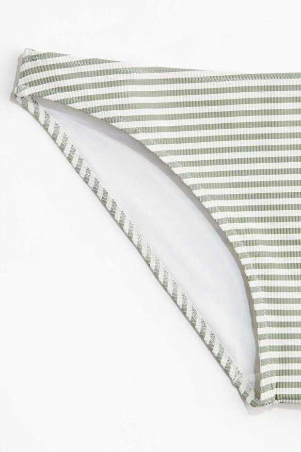 قاع البكيني - 4