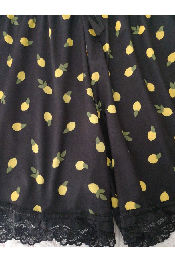 Kadın Milan Kumaş Siyah Limon Desenli Yaka ve Paça Güpürlü İp Askı Şortlu Pijama Takımı - 4