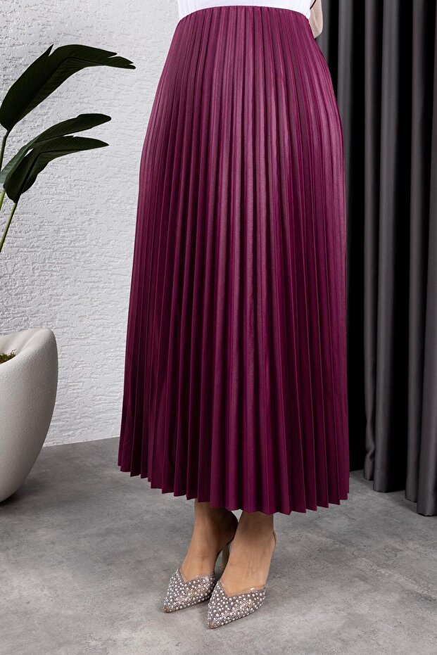 Women's Leather Look Pleated Skirt