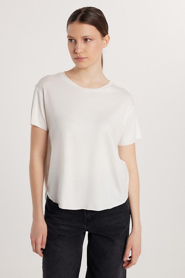 Kadın Relax Fit Modal Kumaş Basic Bisiklet Yaka Ekru Tişört - 4