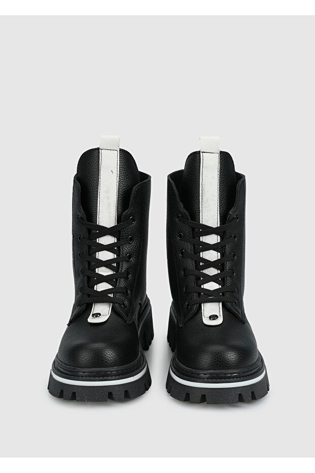 Siyah Kadın Bot - 3