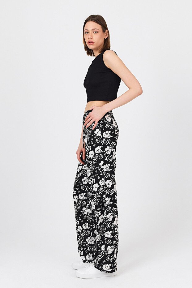 Μαύρο παντελόνι με ελαστική μέση 4725A - 7