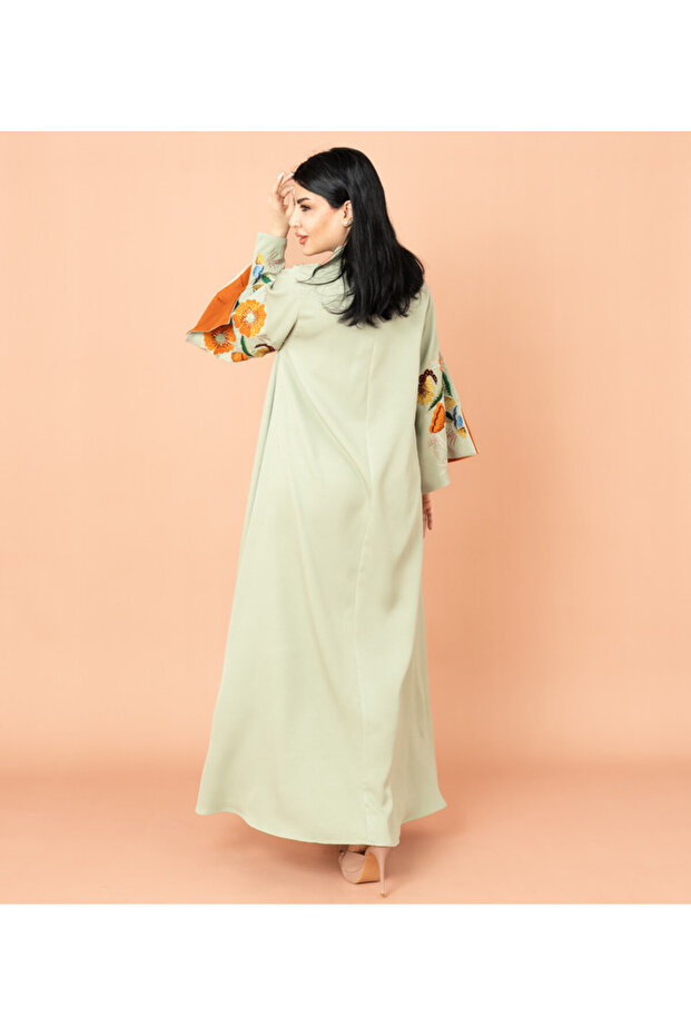 جلابية أنيقة مطرزة بشكل سادة - 4