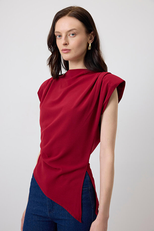BLOUSE WITH SHOULDER PLEAT DETAIL