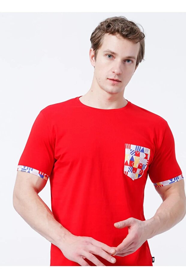 22.01.07.020-c54 Flag Pocket Men's T-shirt