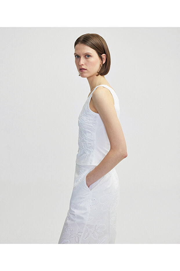 Çiçek nakışlı tişört - 5