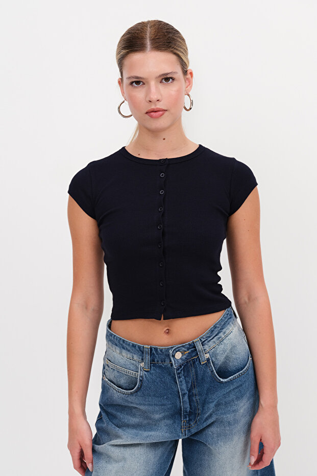 Buttoned Basic T-Shirt P0377 - 4