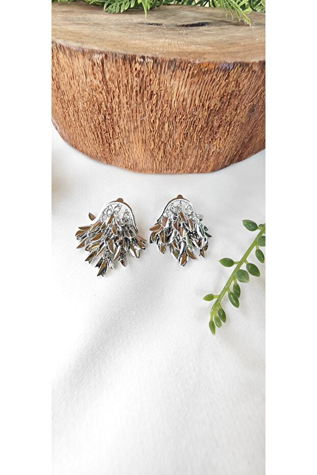 Leaf Patterned Dangle Earrings - 3