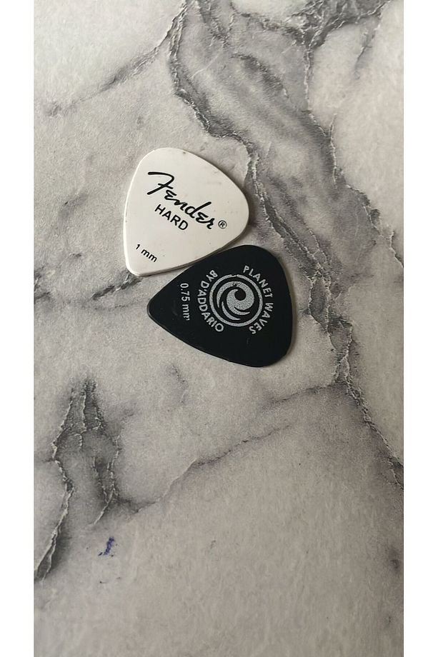 ELİXİR akustik gitar teli + fender 1mm pena + daddario 0.75mm pena - 2