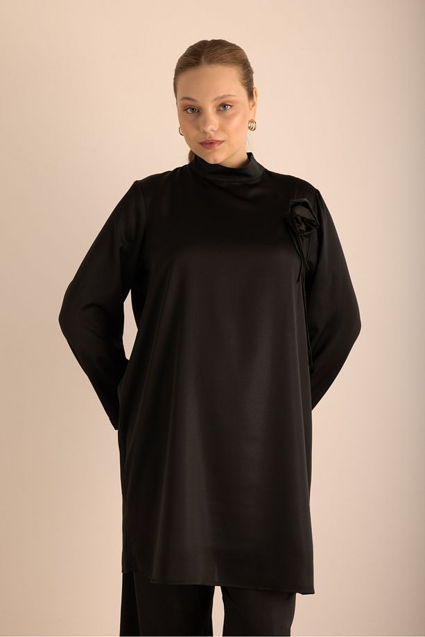 Çiçek Broşlu Varak Dokuma Kumaşlı Tunik - 1