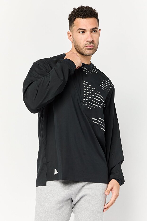 Men Sportswear Fit Long Sleeve Training Wind Shell Jacket, Black