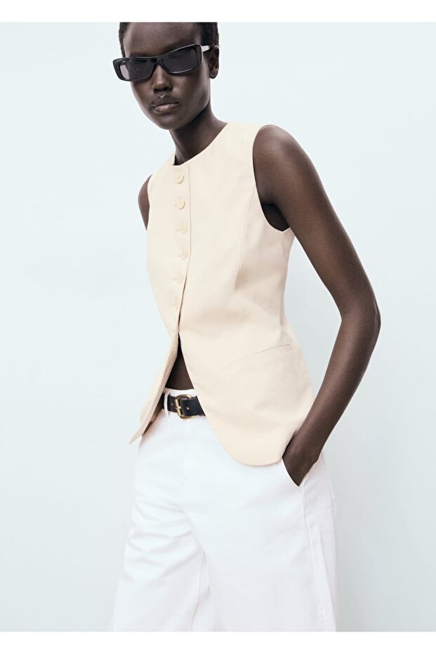 Buttoned suit vest