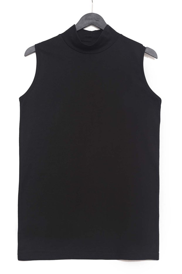 Turtleneck Sleeveless Black Blouse