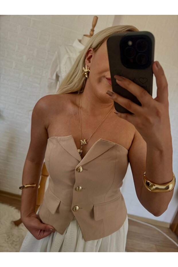 سترة بأزرار باللون البيج - 1