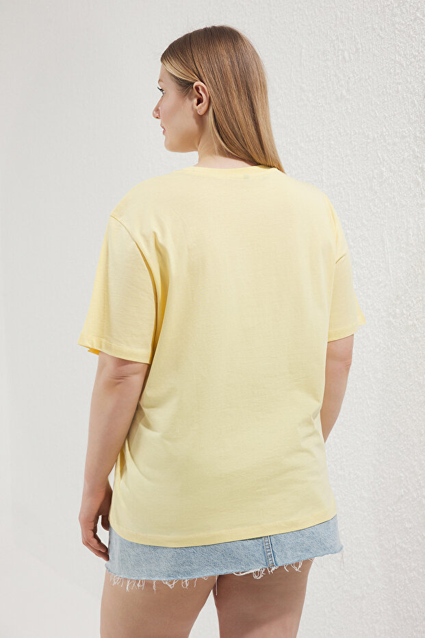 Világossárga laza szabású zsebes póló masnival, nagy méretű - 4