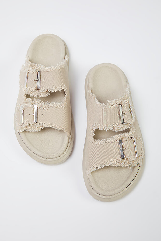 Ecru Denim Klamra z frędzlami i podwójnym paskiem Damskie kapcie TAKSS25TE00038 - 1