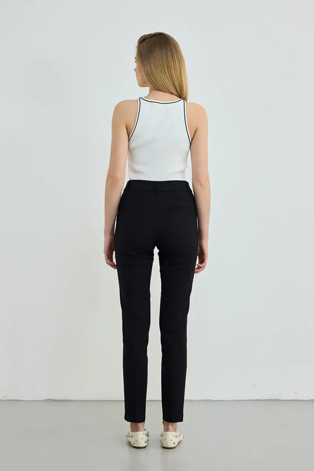 السراويل السحرية السوداء - 4