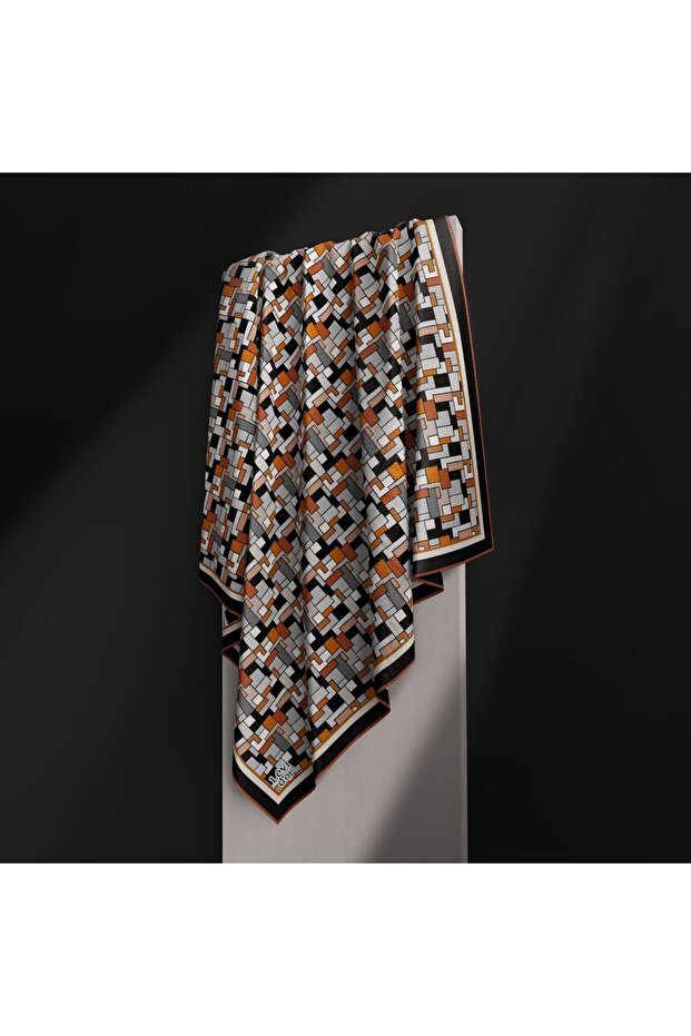 وشاح كريستالي لامع بنمط مربعات هندسية - 3