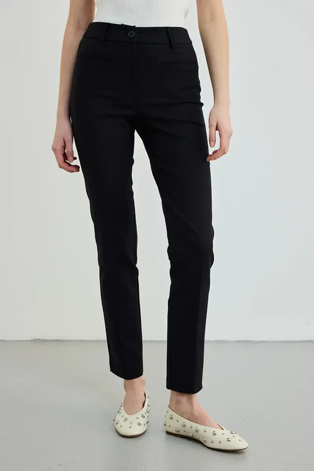 السراويل السحرية السوداء - 1