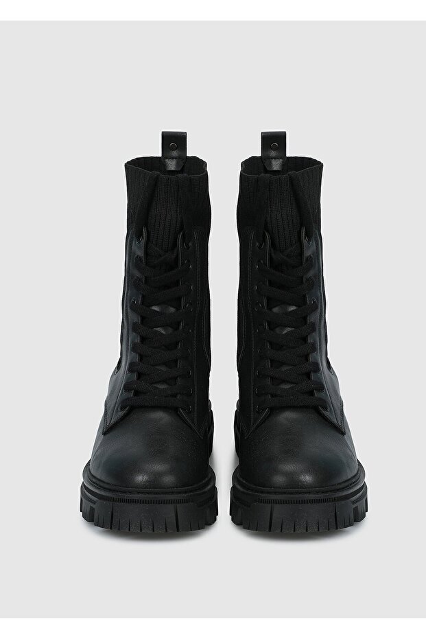 Siyah Kadın Bot - 3