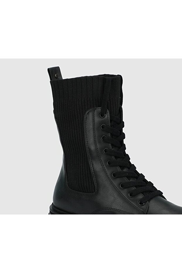 Siyah Kadın Bot - 5