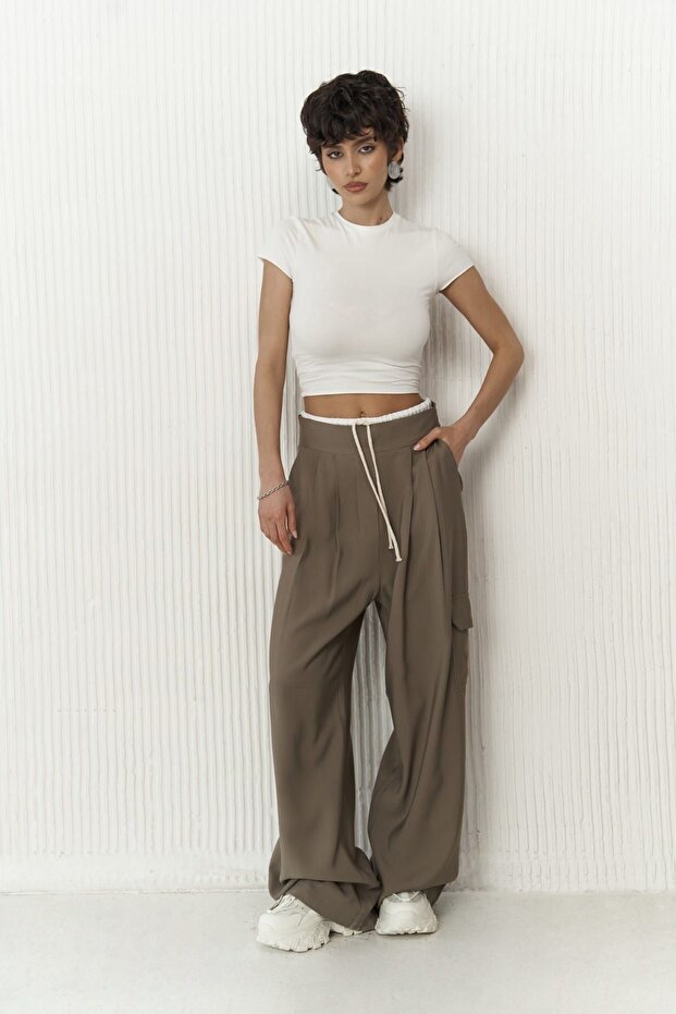 Gloria Boxer Detailed Khaki Trousers